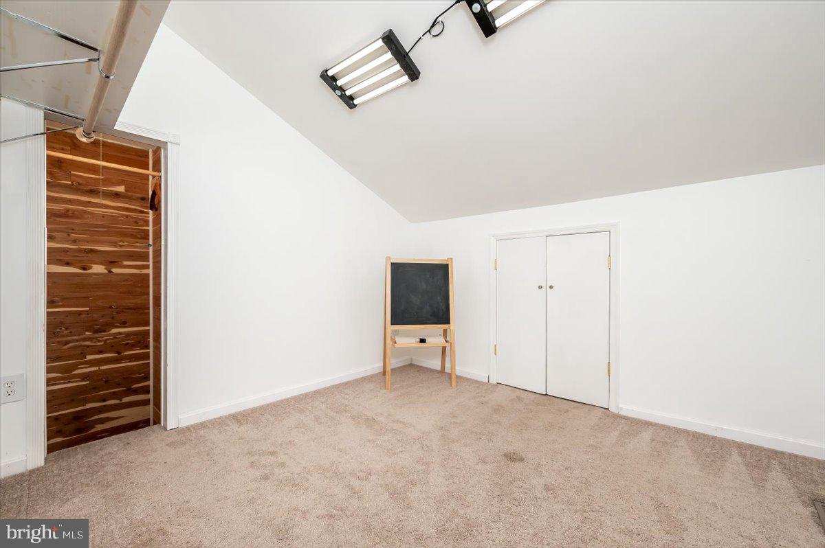 VALENTINE CREEK - Residential