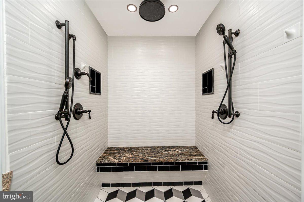 VALENTINE CREEK - Residential