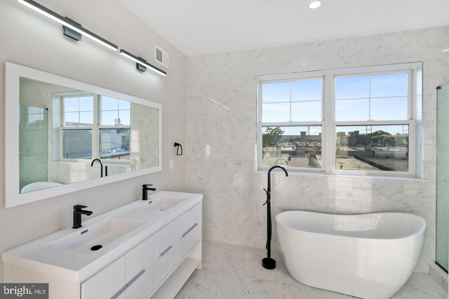 POINT BREEZE - Residential