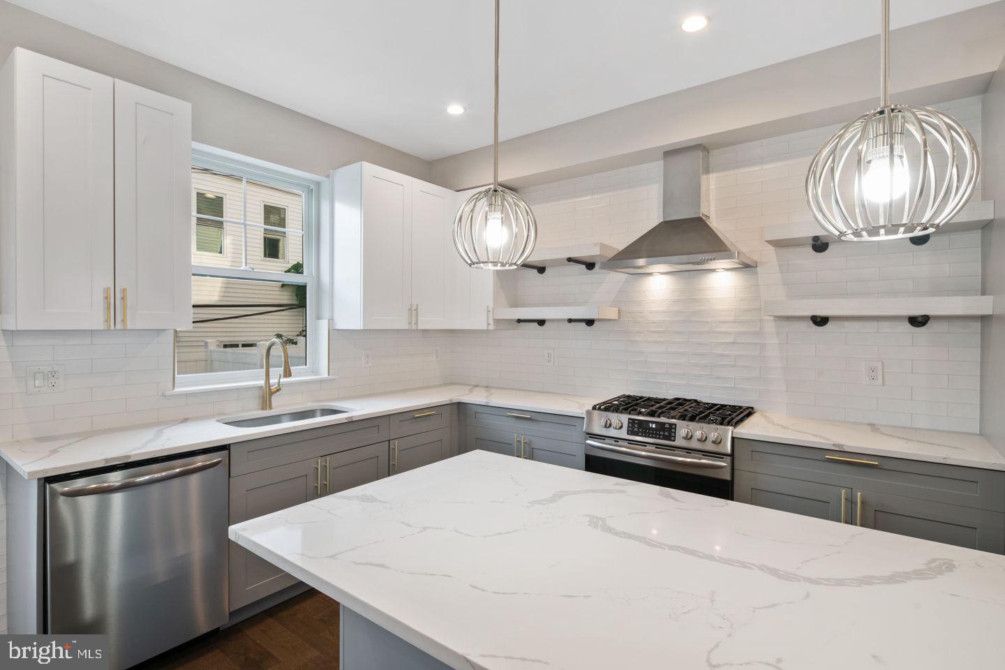 POINT BREEZE - Residential