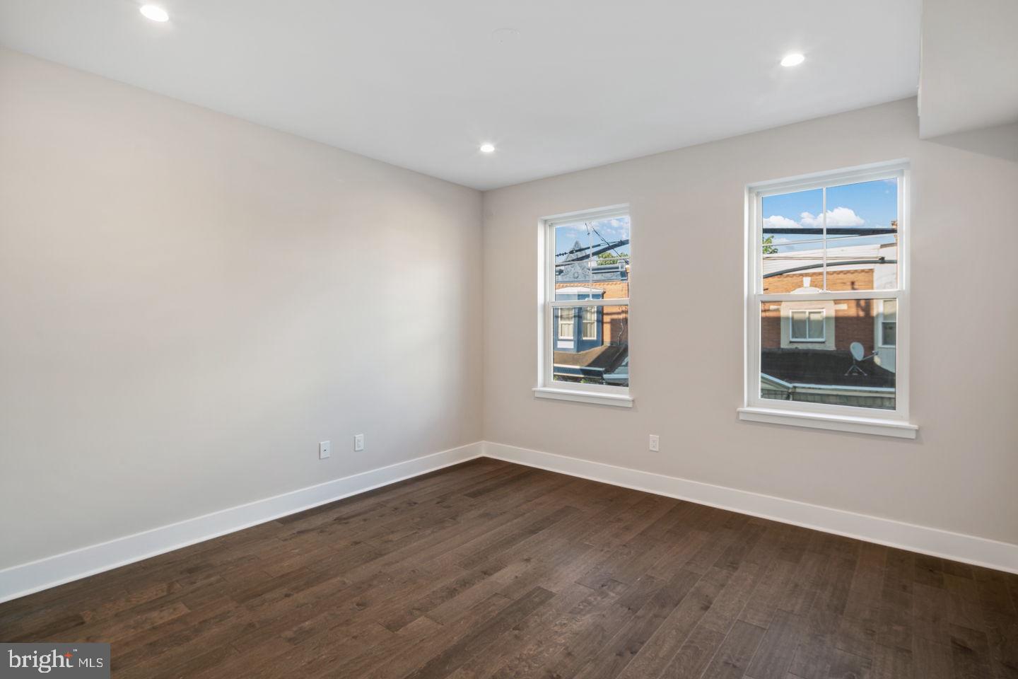 POINT BREEZE - Residential