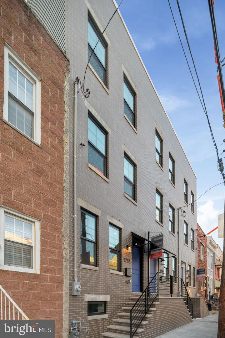 POINT BREEZE - Residential