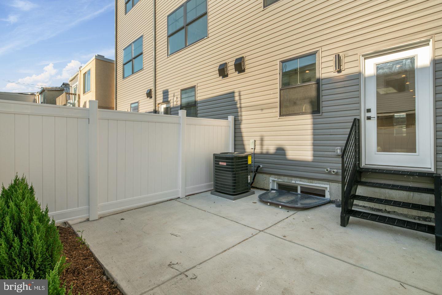 POINT BREEZE - Residential