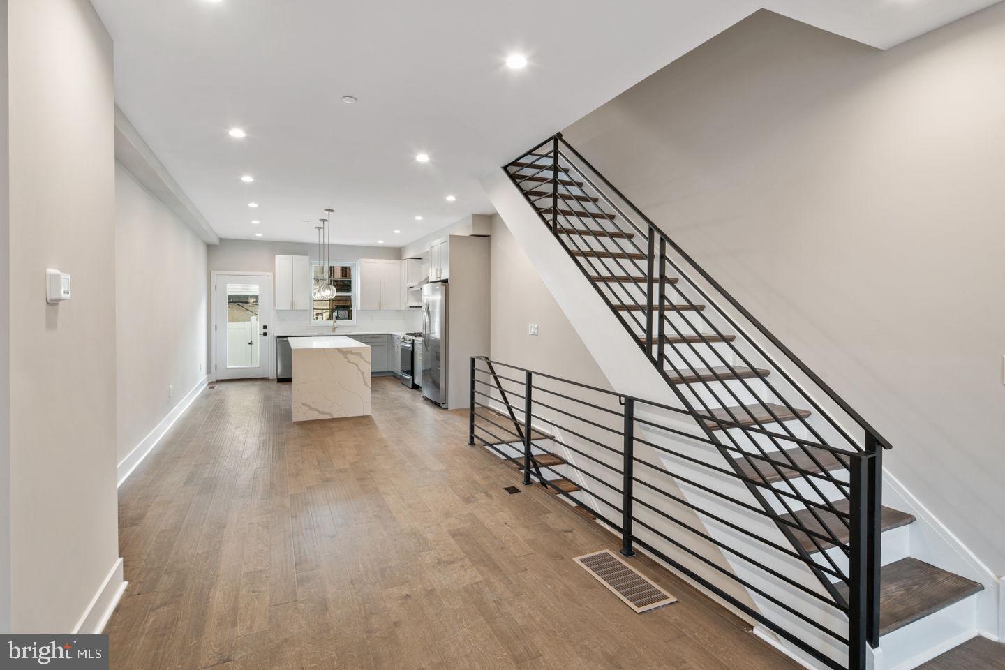 POINT BREEZE - Residential