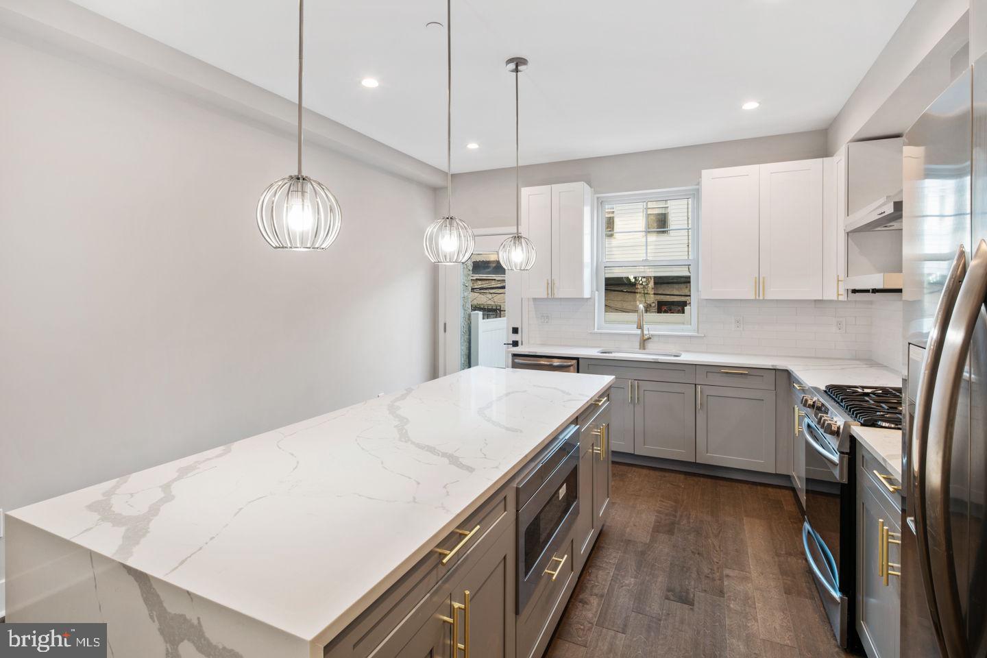 POINT BREEZE - Residential