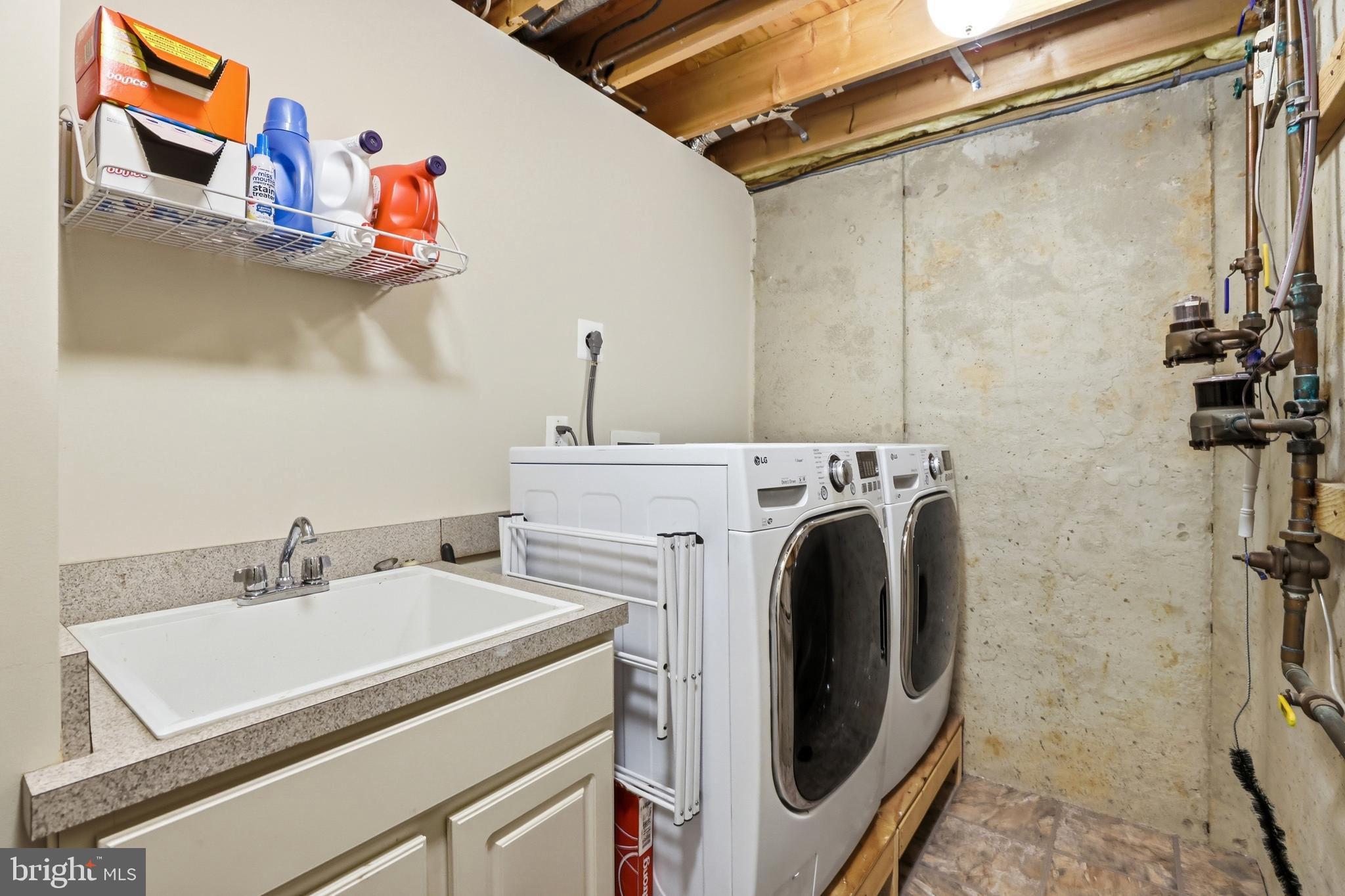 KINGS BRIDGE - Residential