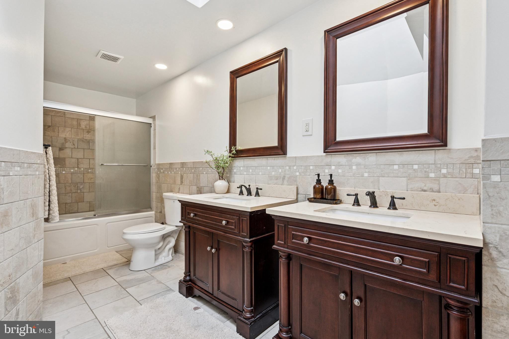 SOMERTON - Residential