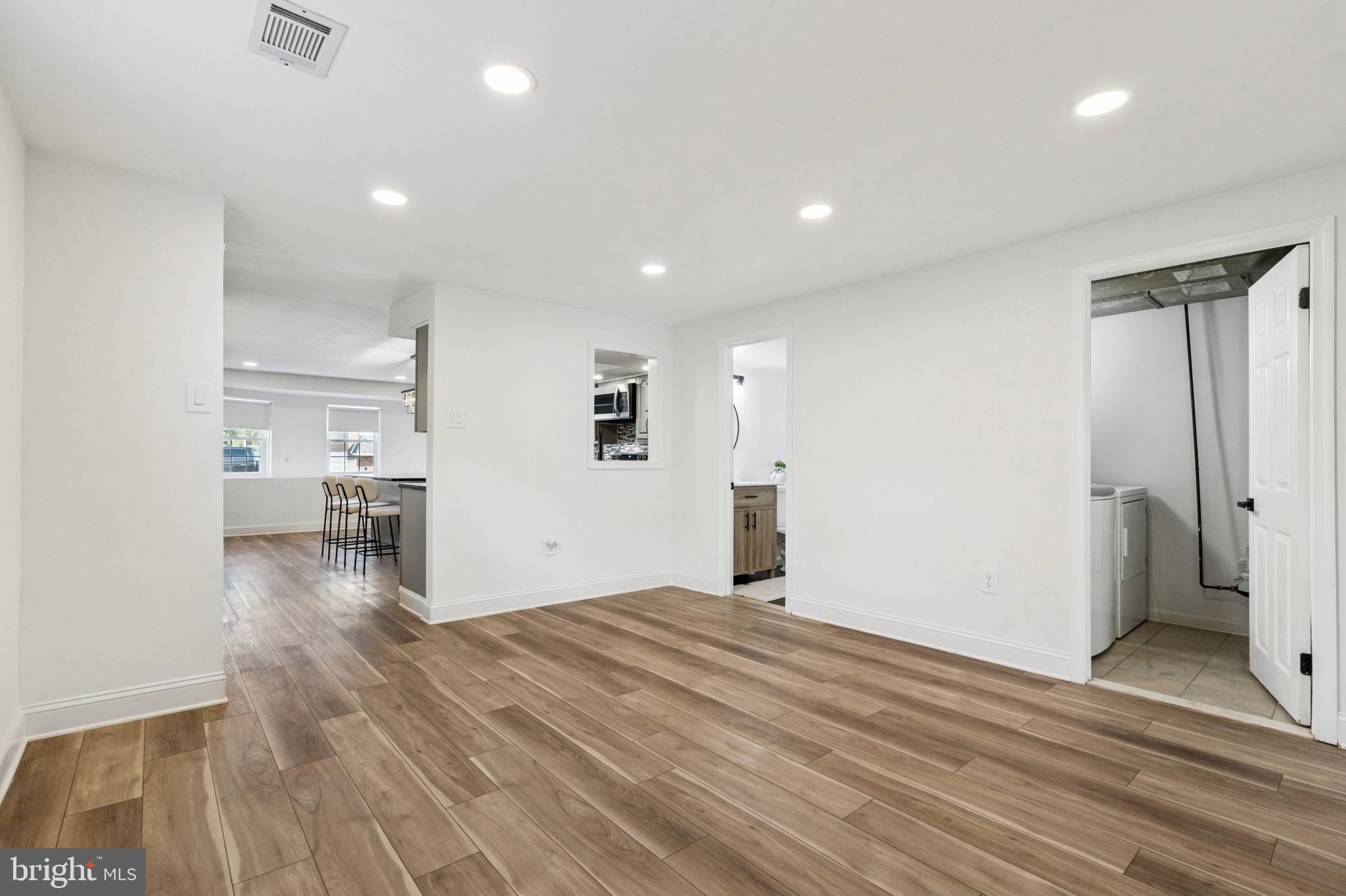 SOMERTON - Residential