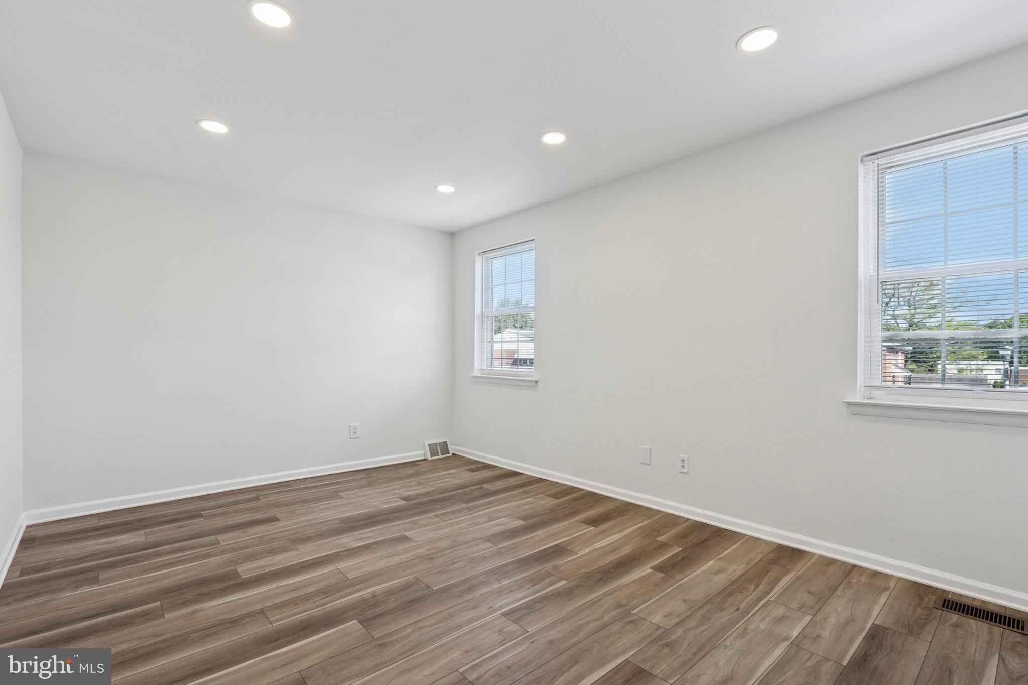 SOMERTON - Residential