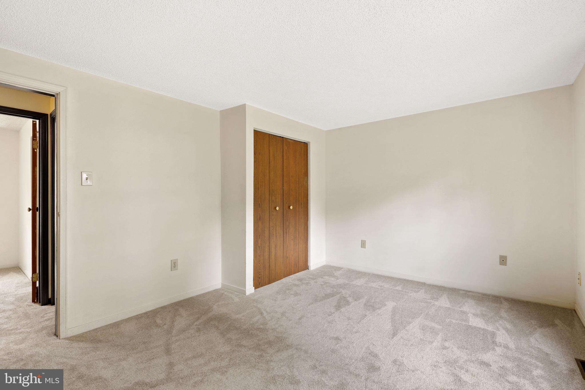 CATONSVILLE MANOR - Residential