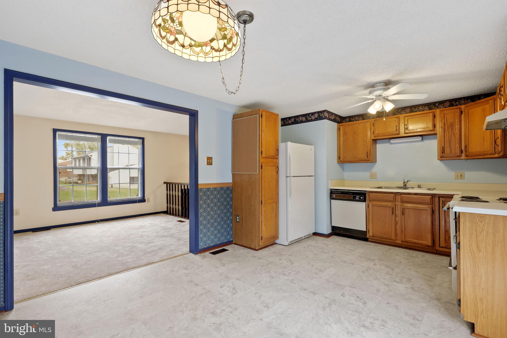 CATONSVILLE MANOR - Residential