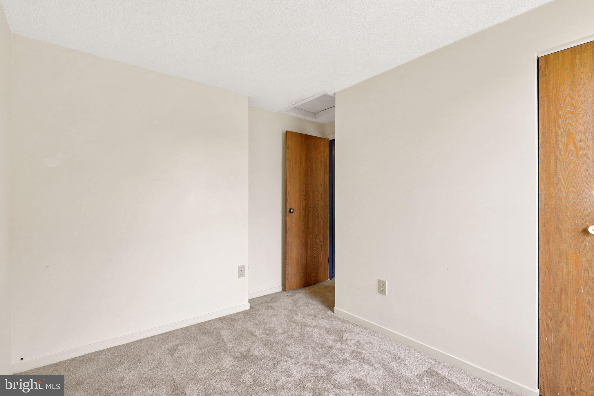 CATONSVILLE MANOR - Residential