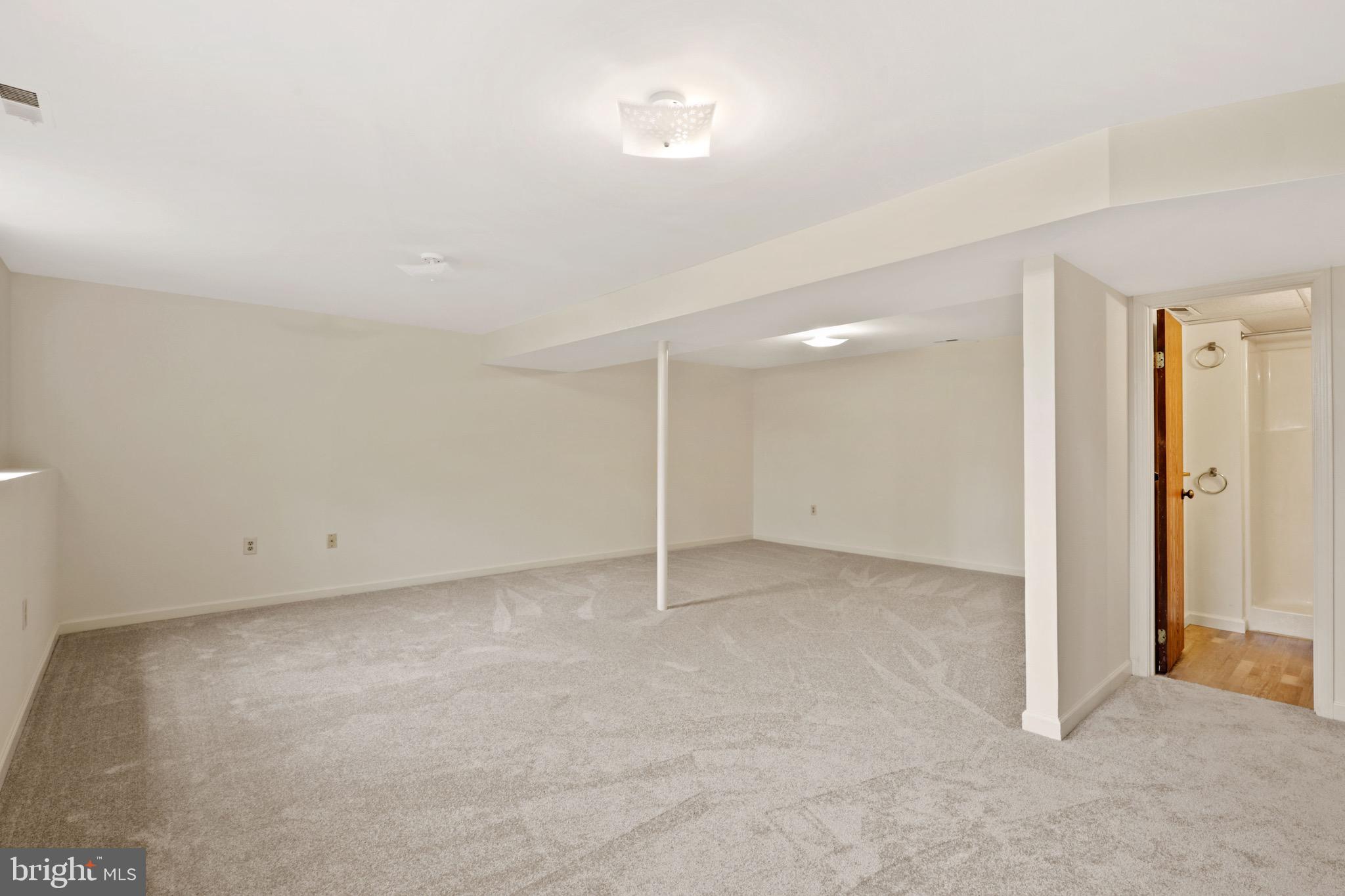 CATONSVILLE MANOR - Residential