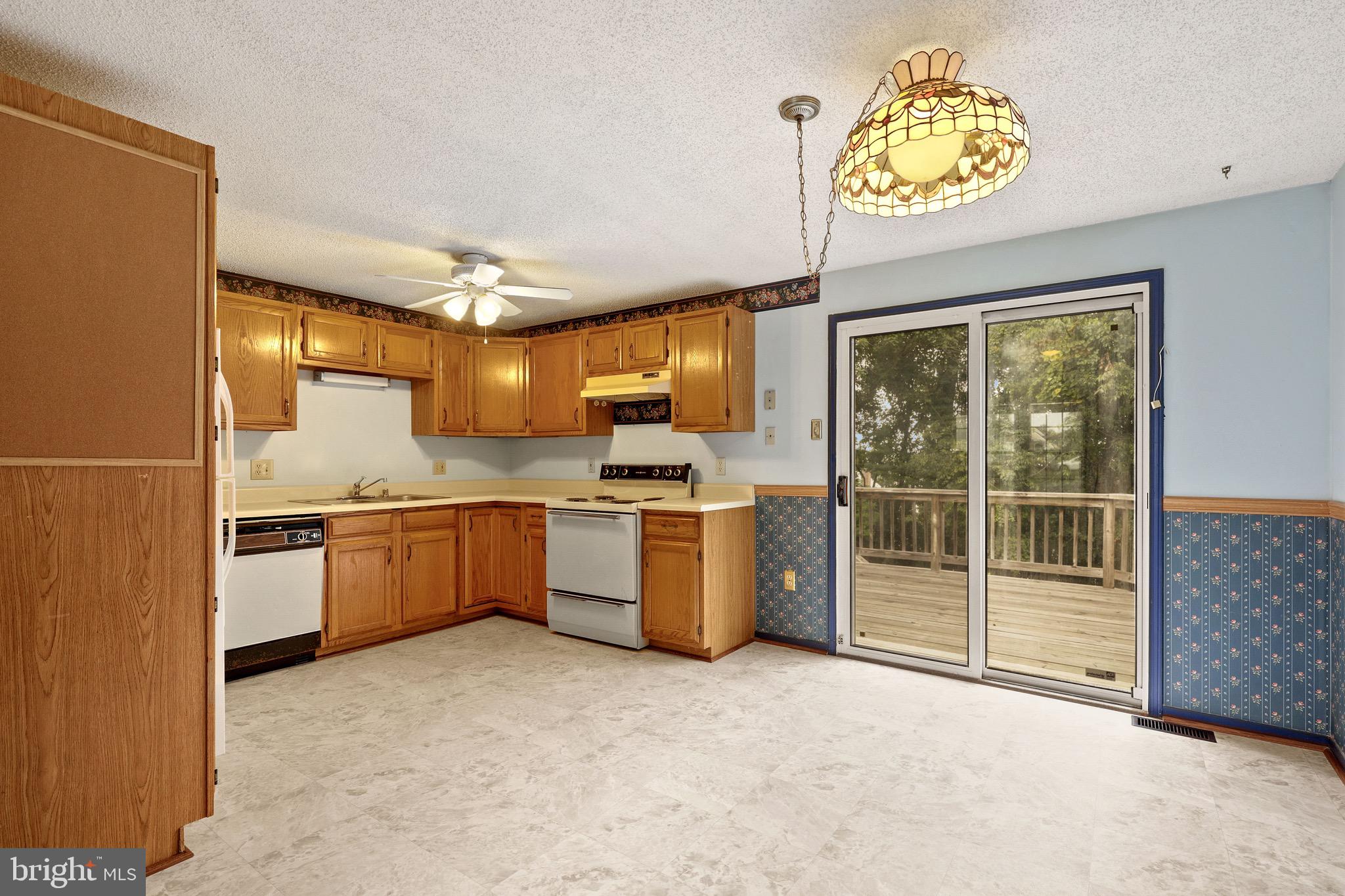 CATONSVILLE MANOR - Residential