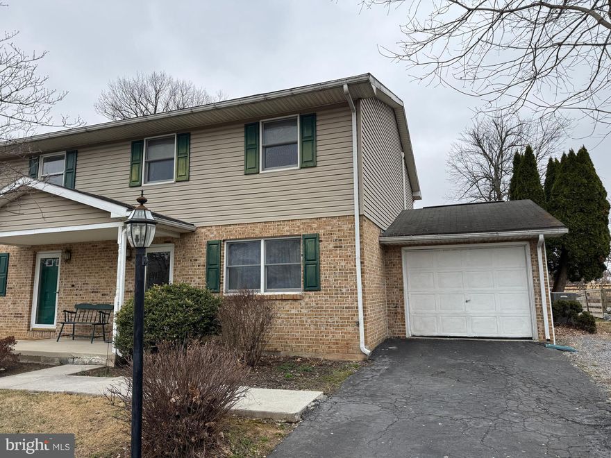 This charming home offers 3 bedrooms, 1.5 bathrooms, and a thoughtfully designed layout. The primary bedroom provides direct access to the main bathroom for added convenience. Enjoy a spacious living room, a well-equipped kitchen, and the ease of main-level laundry. Step outside to a large rear deck overlooking a level backyard—perfect for outdoor gatherings. Additional highlights include a one-car garage and a fantastic location. Don't miss this opportunity! This property will be offered at auction on Monday April 7, 2025 @ 3:00pm. The List price in no way represents a minimum, starting, or acceptable bid.