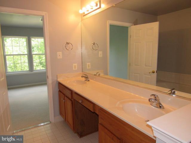 GREEN HILLS - Residential