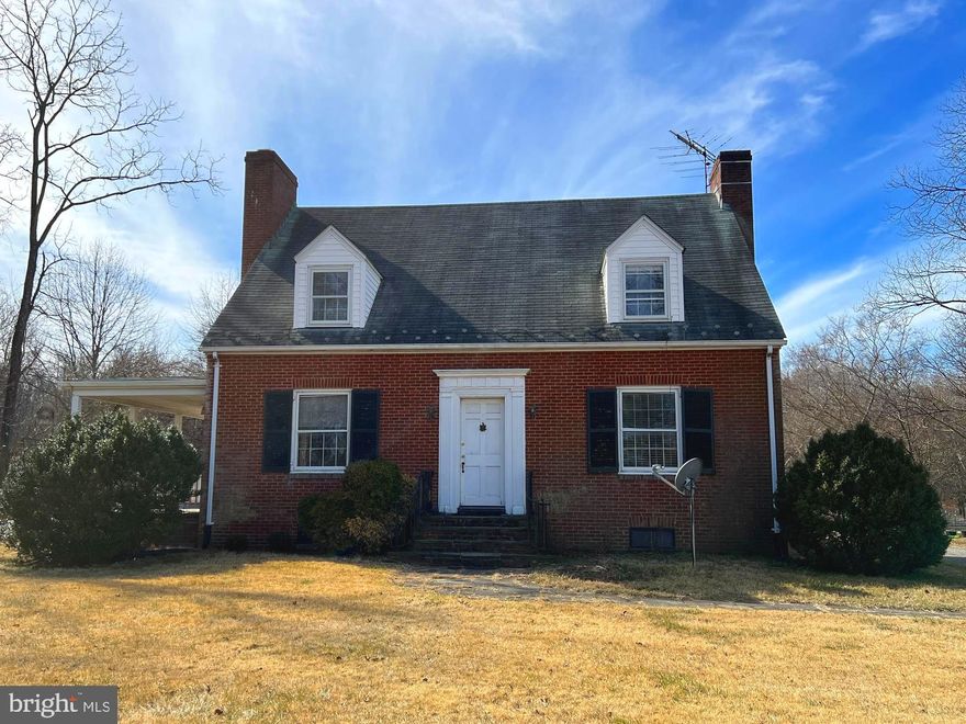 Great location within walking distance to shopping and Historic Main Street, Marshall. Has large expansive rooms with hardwood floors. Ample storage throughout the house.  Large partially finished basement. Fireplaces are not to be used. App fee is $38. Use the RentSpree link for the application. Credit Score needs to be over 650, references required, and monthly income needs to be verified.