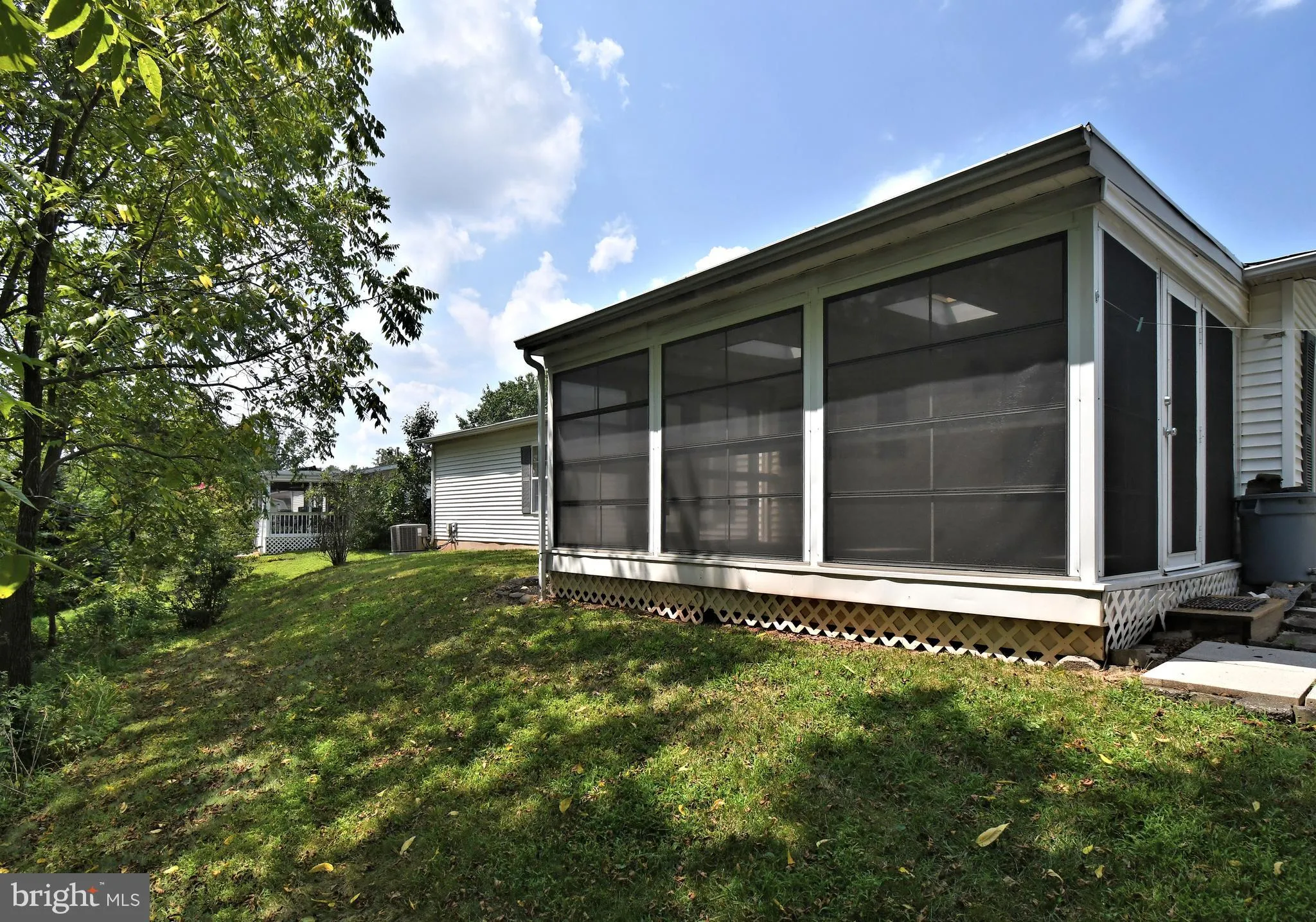 Harleysville, Pennsylvania 19438, United States, 2 Bedrooms Bedrooms, ,2 BathroomsBathrooms,Residential,Pending,194507