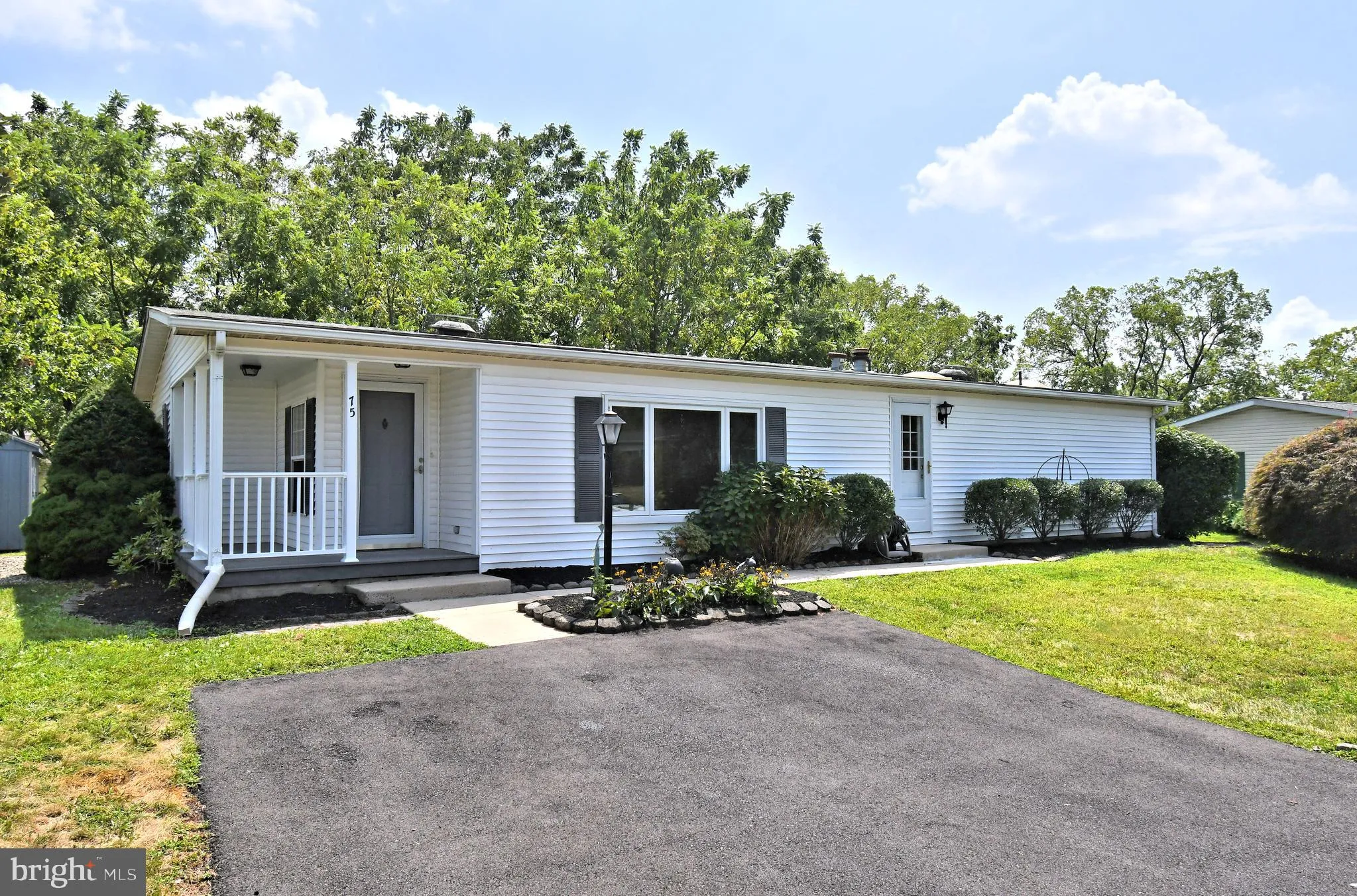 Harleysville, Pennsylvania 19438, United States, 2 Bedrooms Bedrooms, ,2 BathroomsBathrooms,Residential,Pending,194507