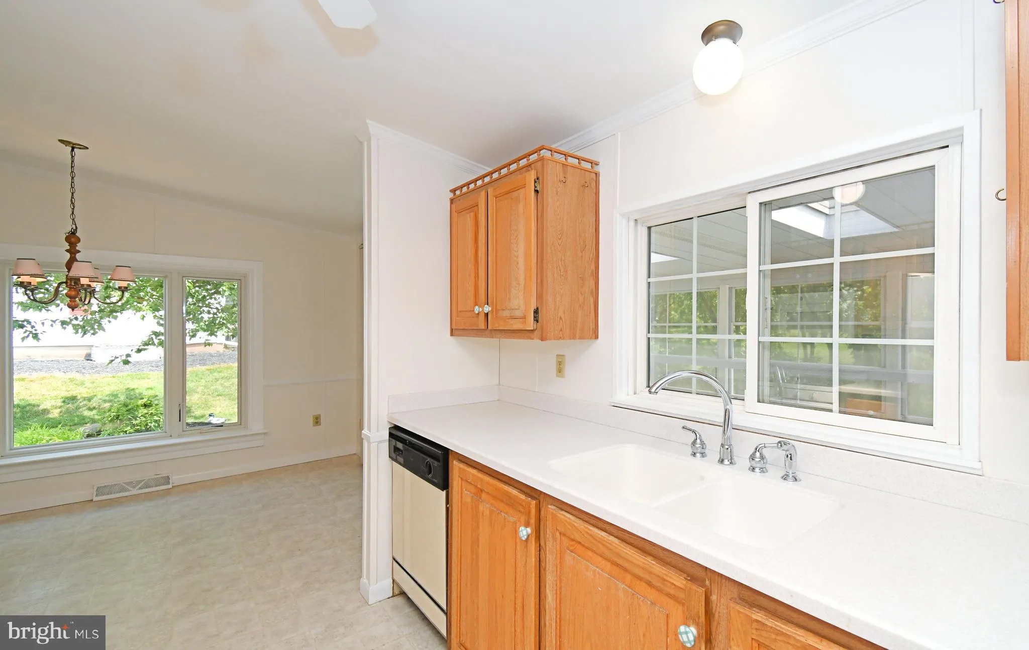 Harleysville, Pennsylvania 19438, United States, 2 Bedrooms Bedrooms, ,2 BathroomsBathrooms,Residential,Pending,194507