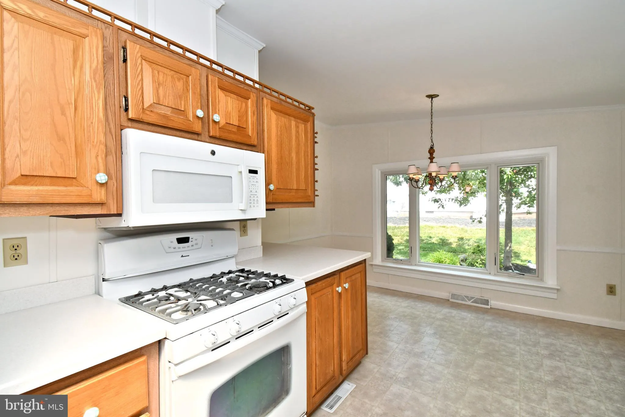 Harleysville, Pennsylvania 19438, United States, 2 Bedrooms Bedrooms, ,2 BathroomsBathrooms,Residential,Pending,194507