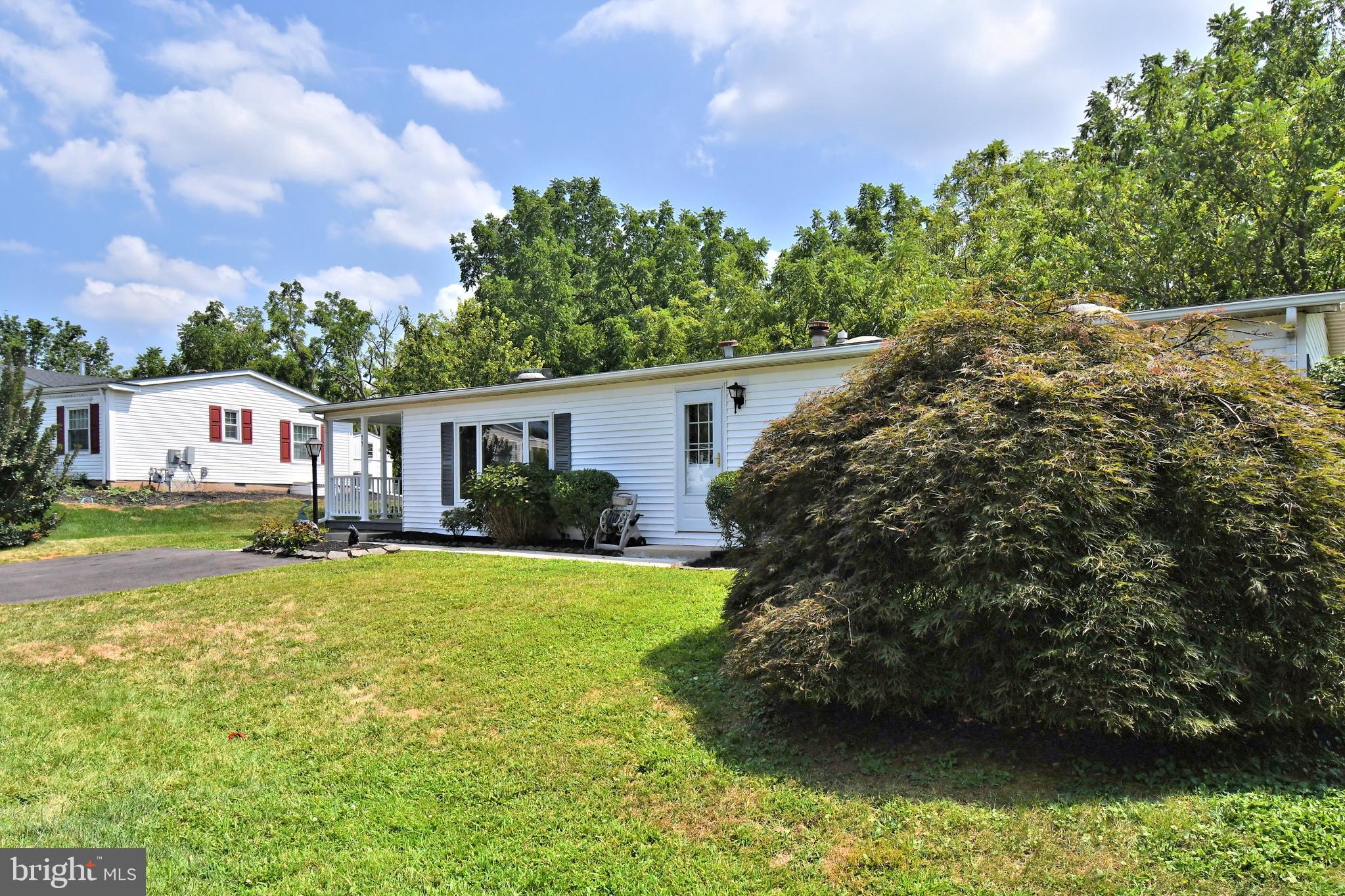 75 WOOD HOLLOW DRIVE