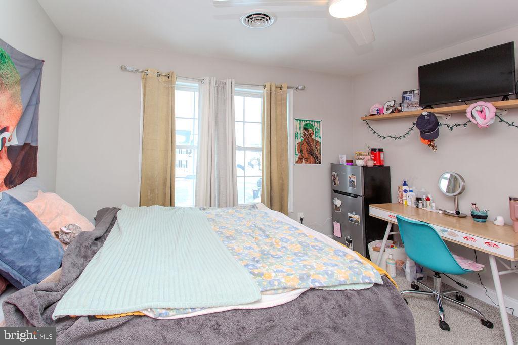 VILLAGE GREEN - Residential