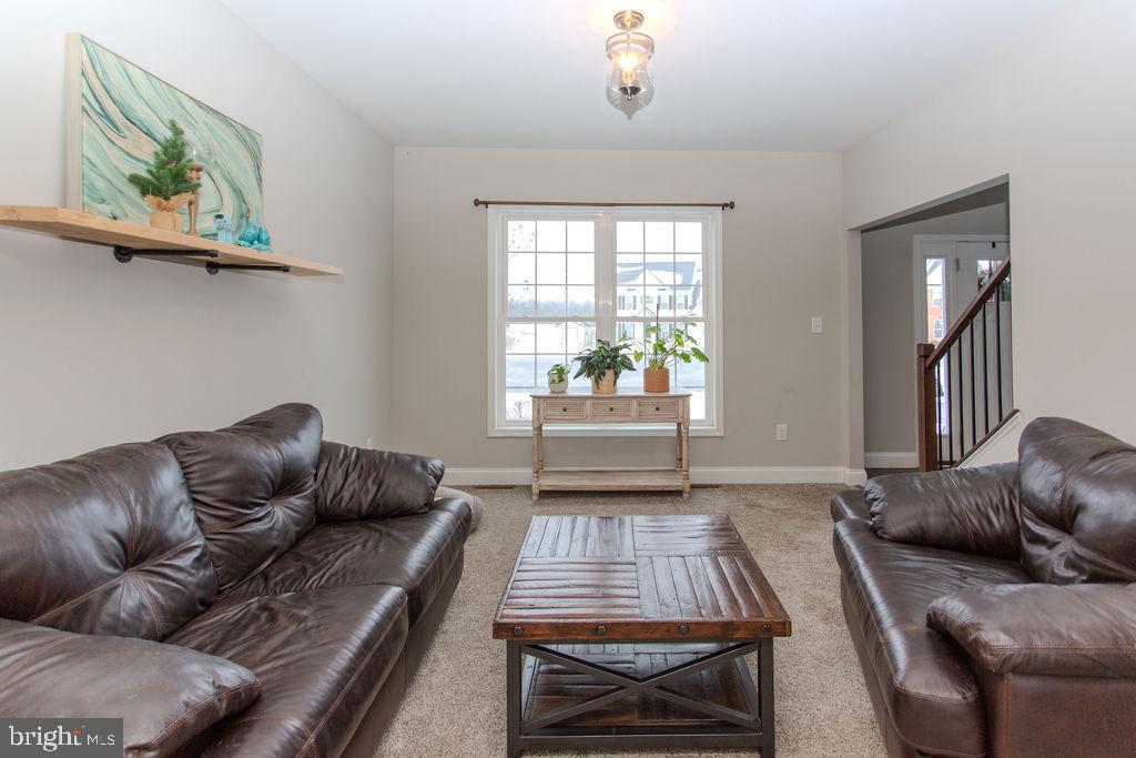 VILLAGE GREEN - Residential