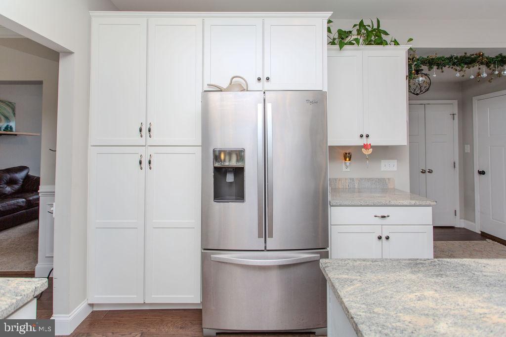 VILLAGE GREEN - Residential