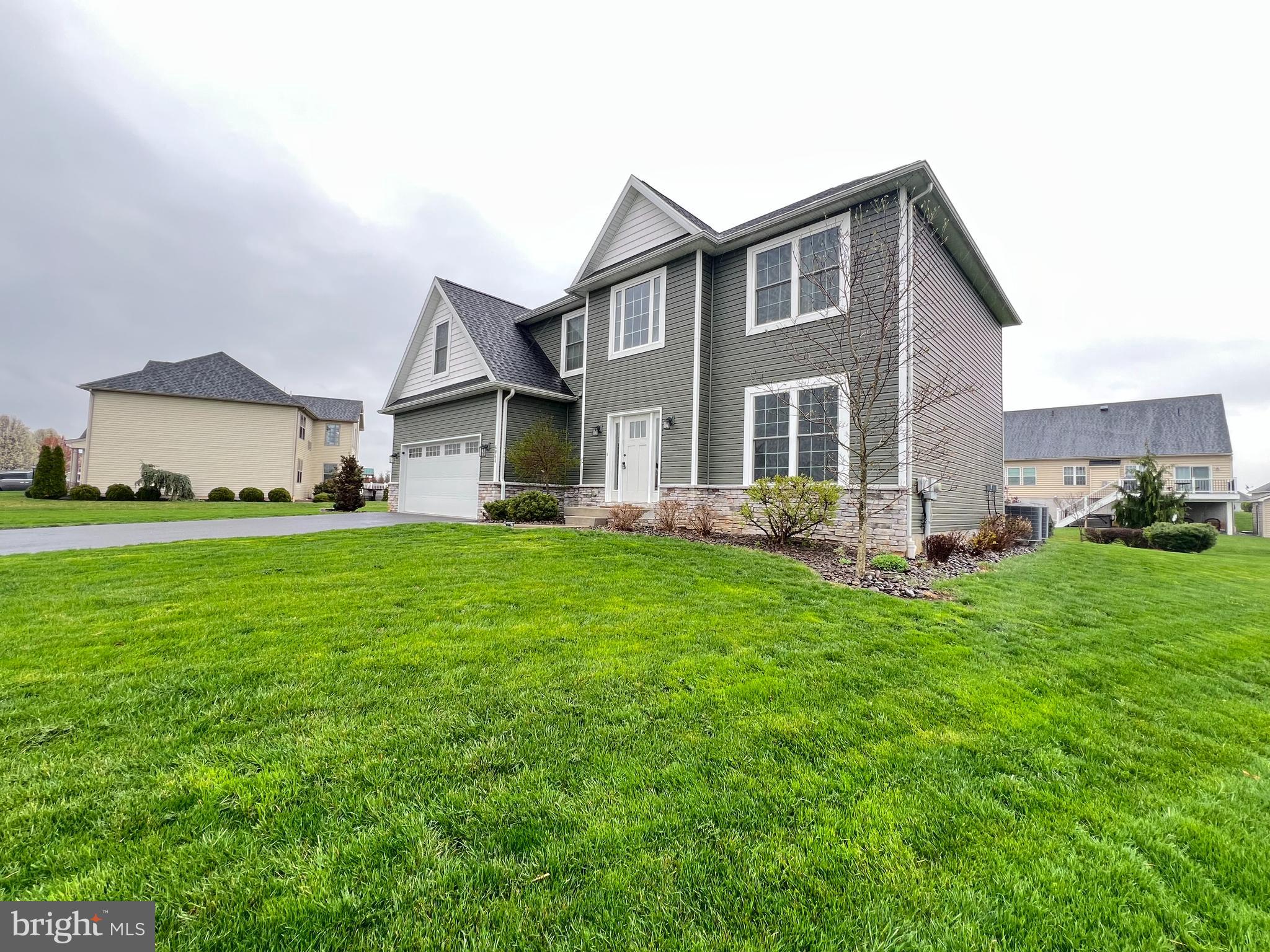 VILLAGE GREEN - Residential