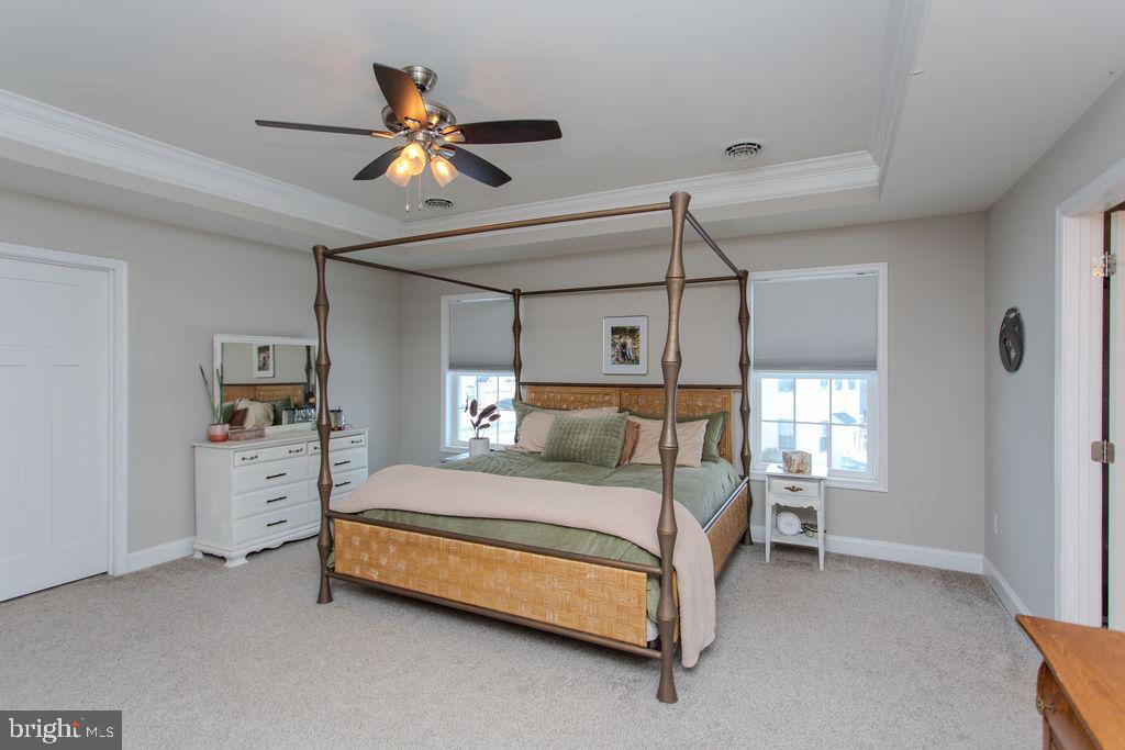 VILLAGE GREEN - Residential