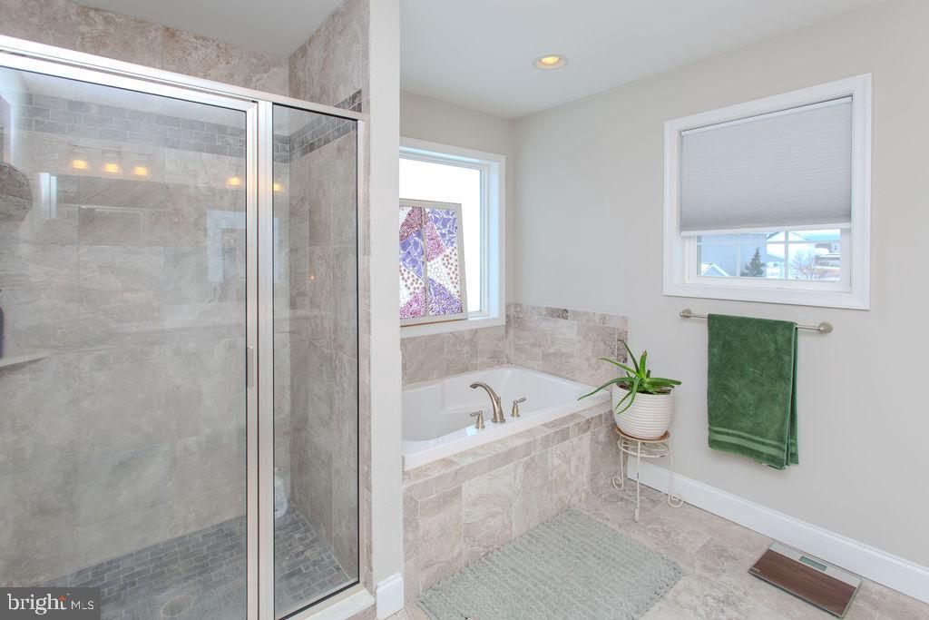 VILLAGE GREEN - Residential