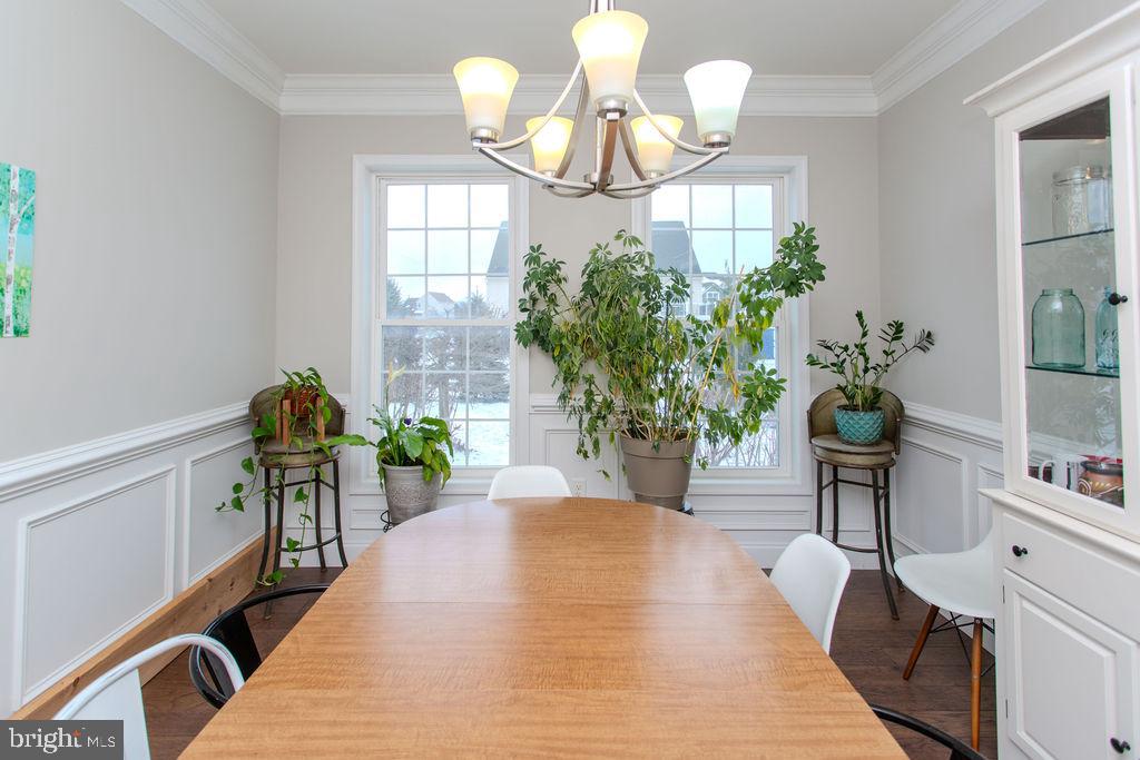 VILLAGE GREEN - Residential