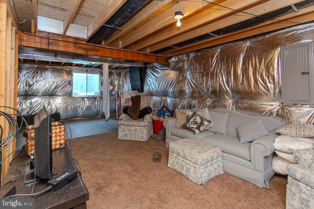 VILLAGE GREEN - Residential