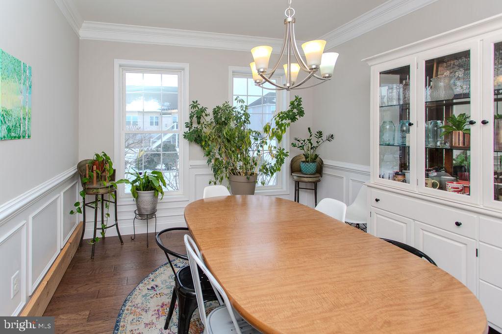 VILLAGE GREEN - Residential