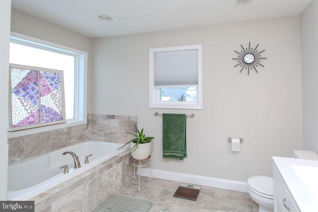 VILLAGE GREEN - Residential