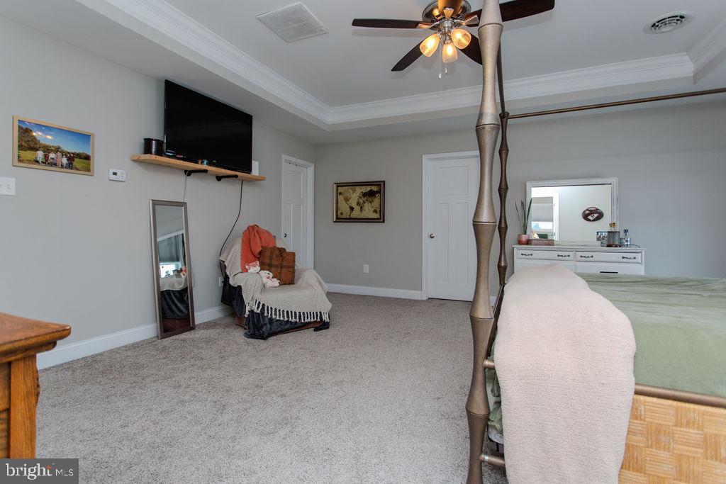 VILLAGE GREEN - Residential