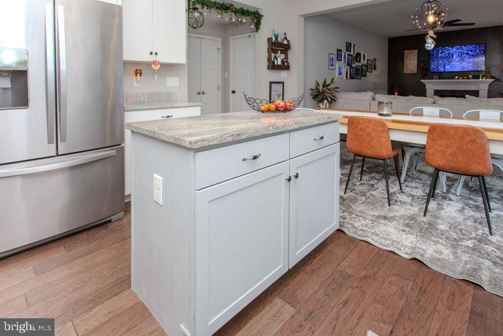 VILLAGE GREEN - Residential