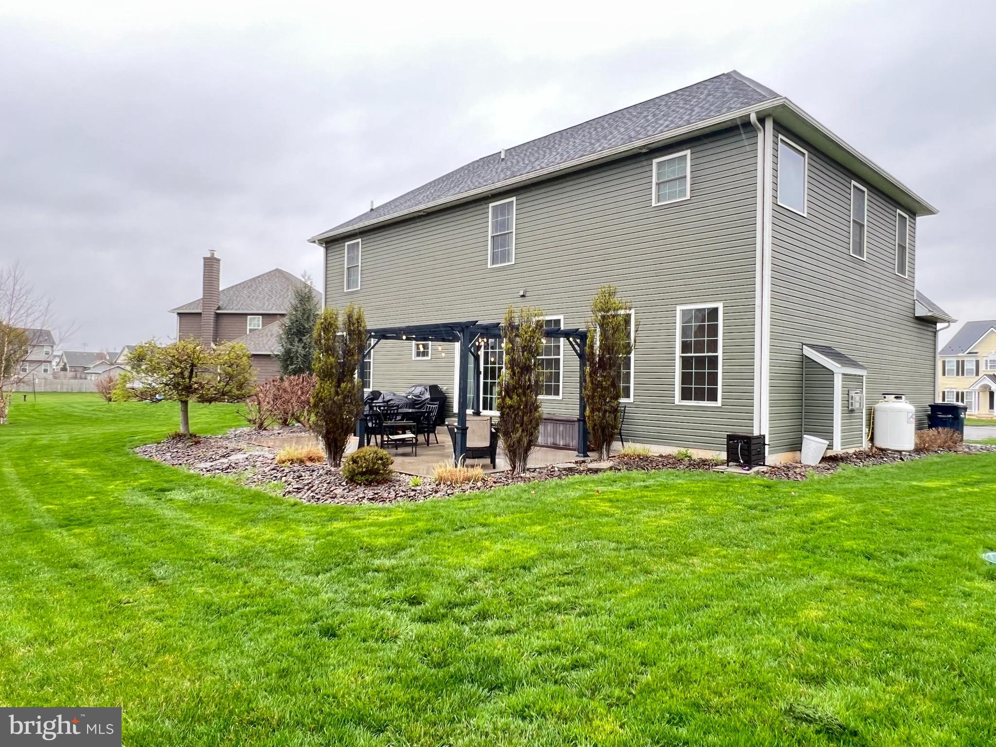 VILLAGE GREEN - Residential