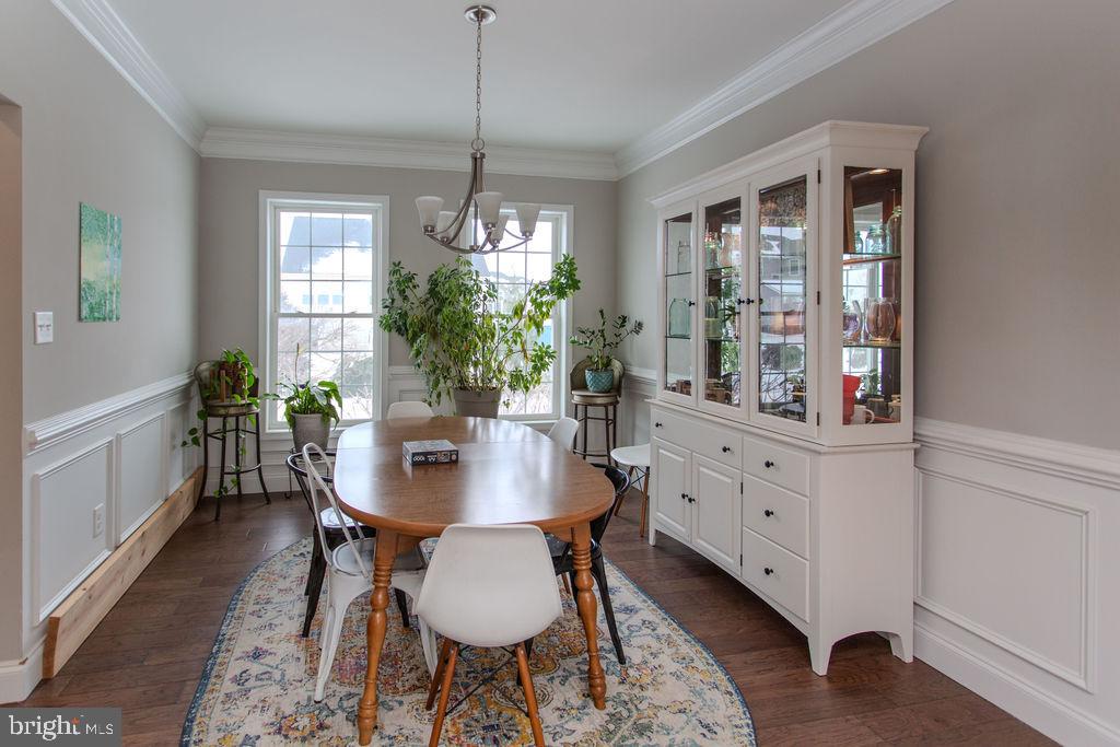 VILLAGE GREEN - Residential