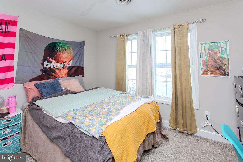 VILLAGE GREEN - Residential