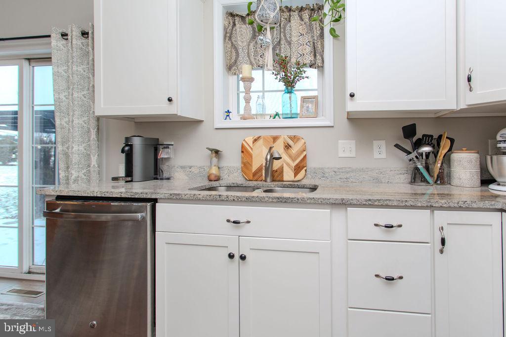 VILLAGE GREEN - Residential