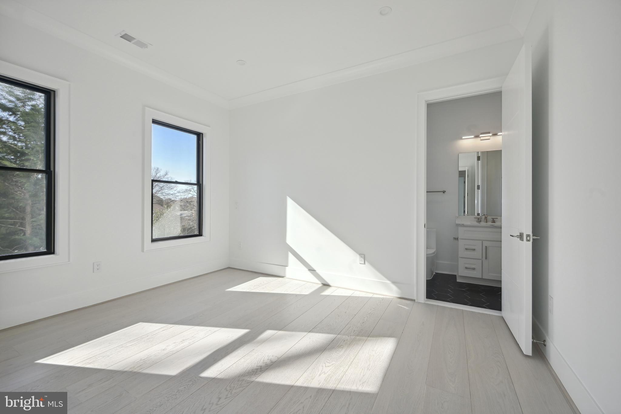 RUCKERS LANGLEY - Residential