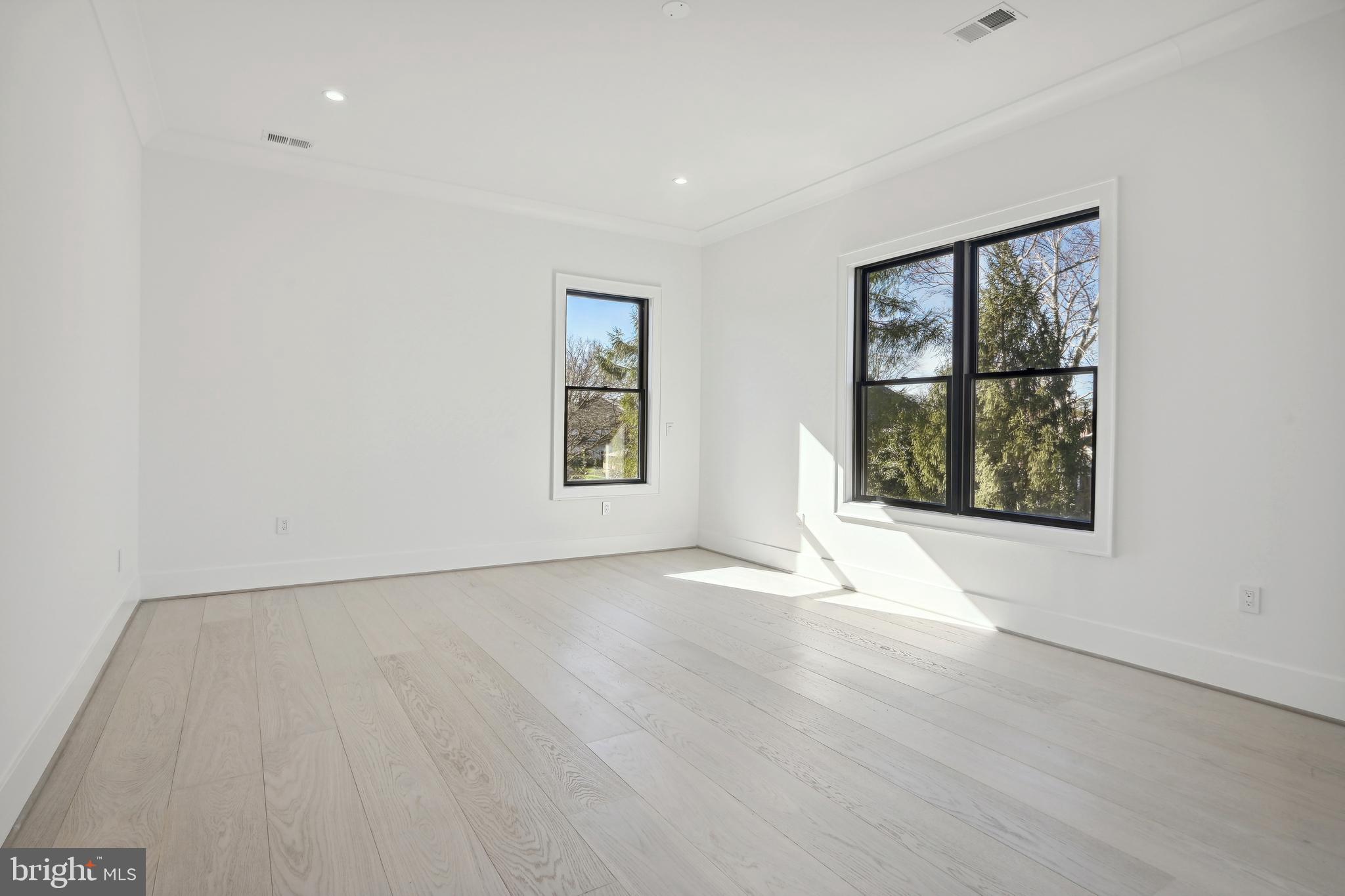 RUCKERS LANGLEY - Residential