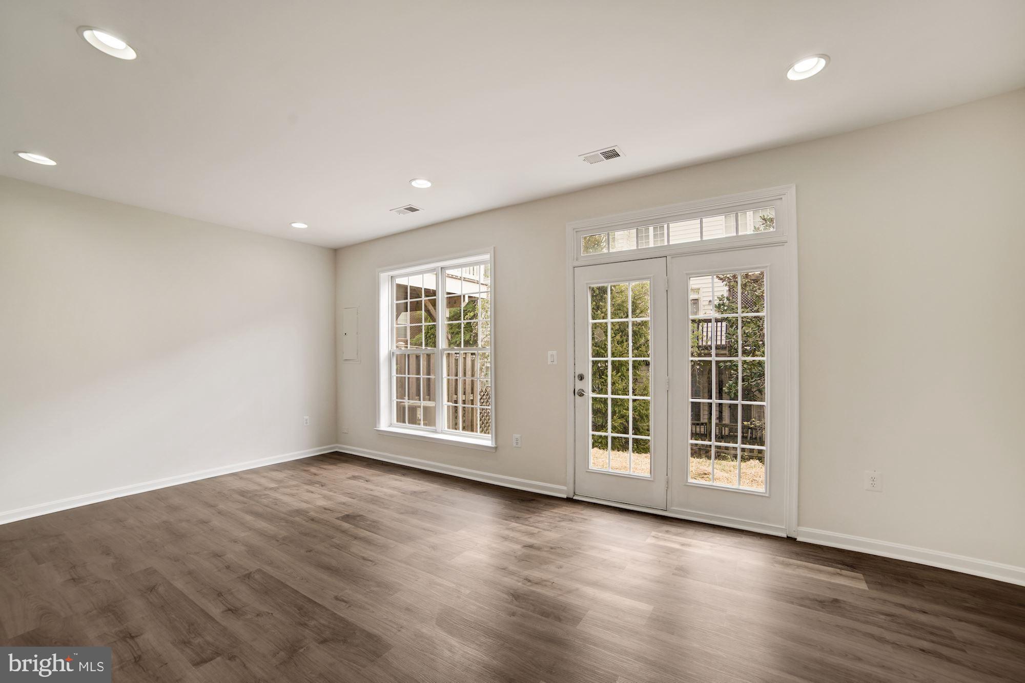 SULLY MANOR - Residential