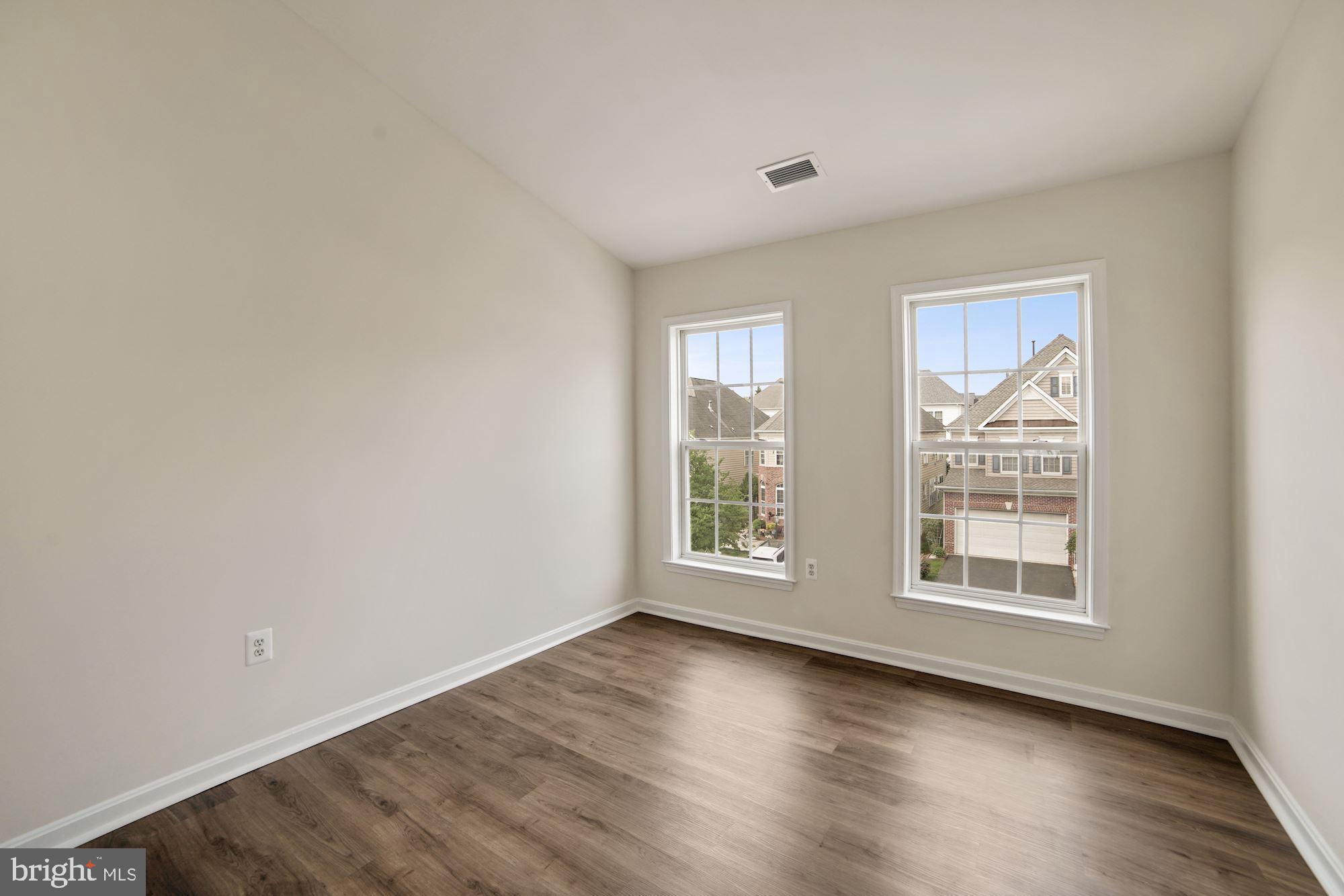 SULLY MANOR - Residential