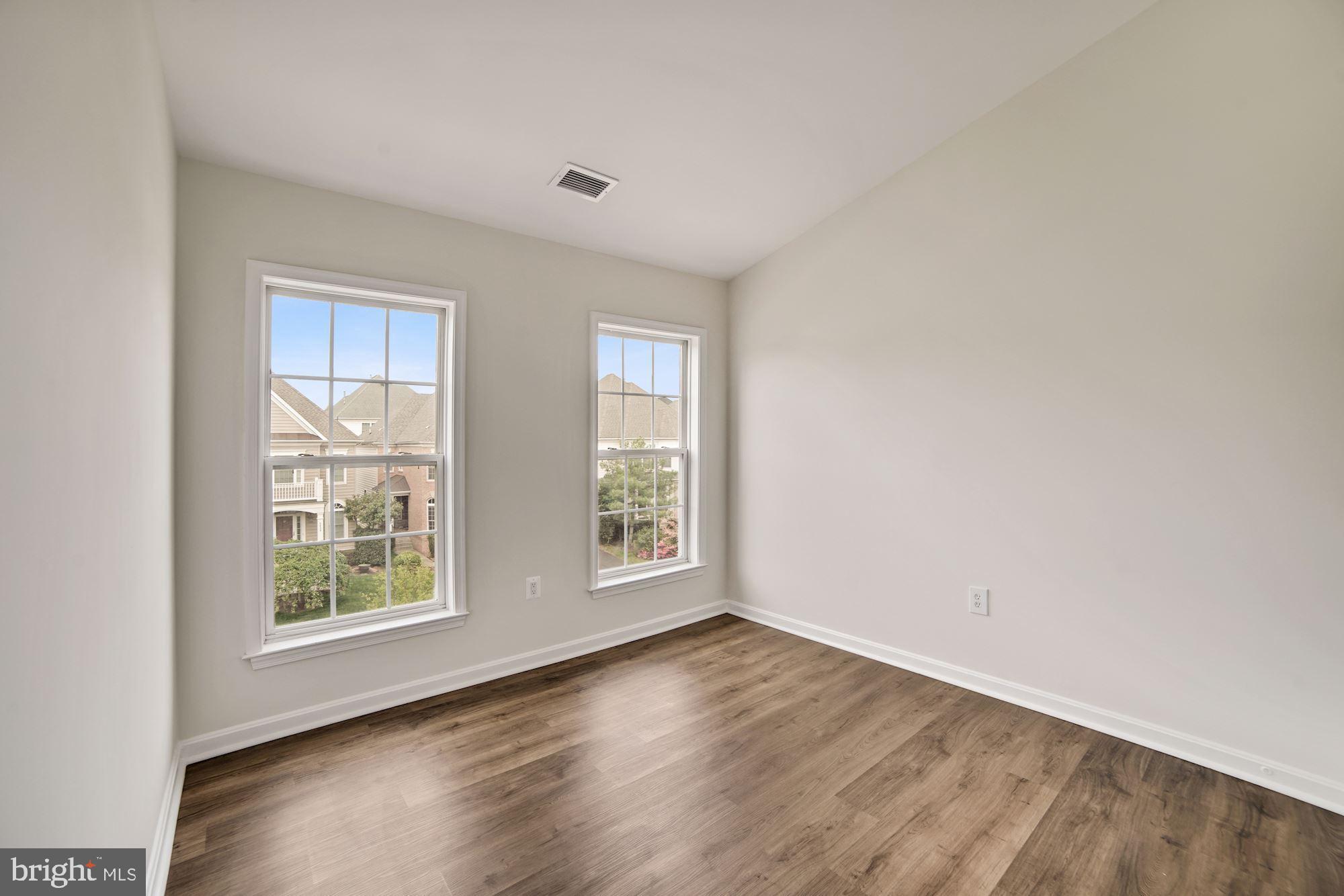 SULLY MANOR - Residential