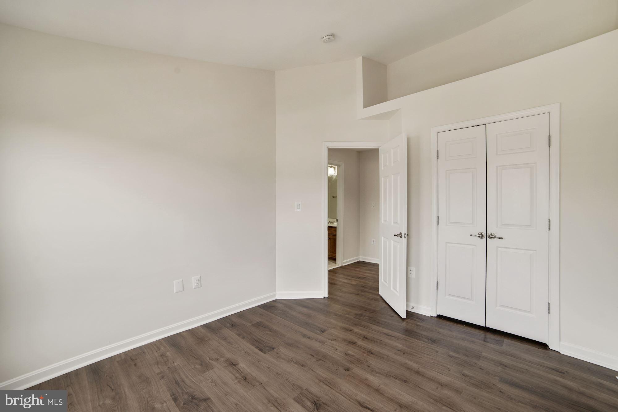 SULLY MANOR - Residential