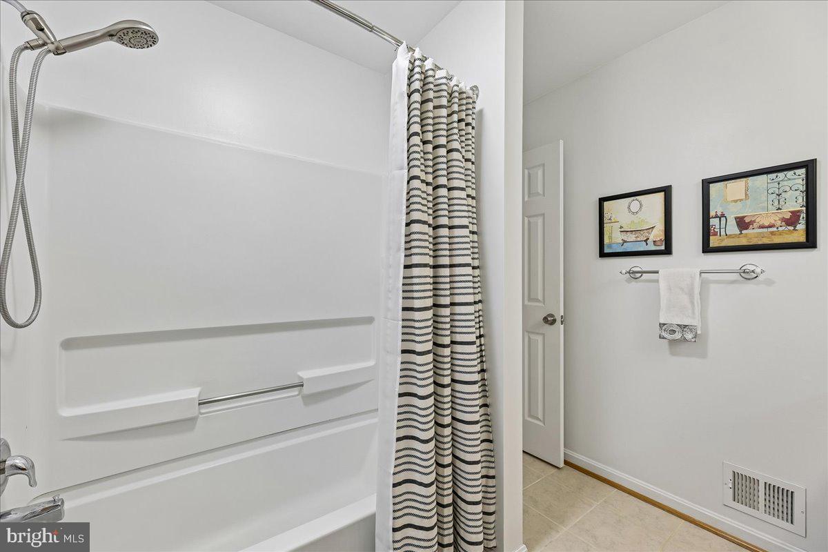MONTCLAIR WATERS EDGE - Residential