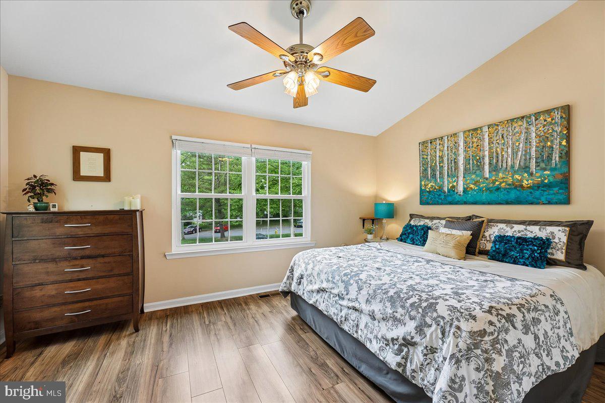 MONTCLAIR WATERS EDGE - Residential